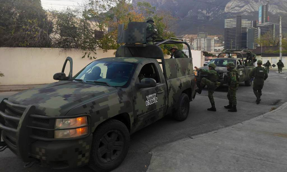 Llegan más elementos de la Sedena para blindar Santa Catarina