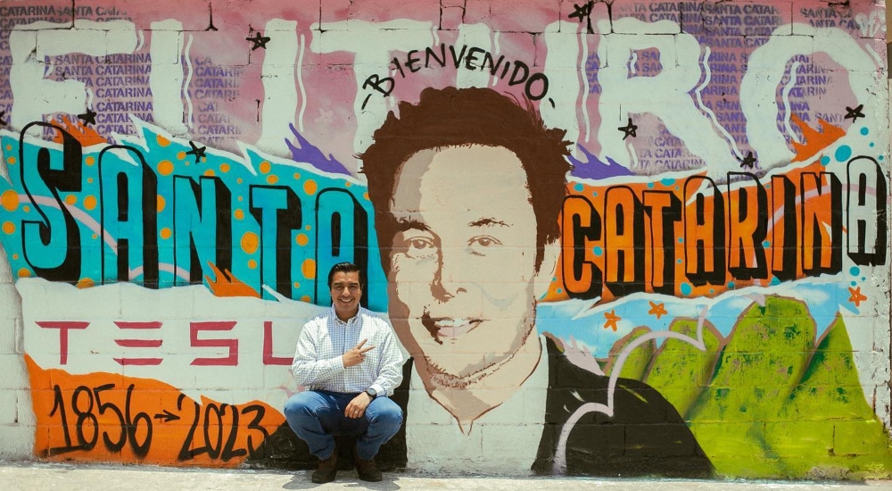 Nuevo Santa Catarina festeja la llegada de Tesla con un mural en honor a Elon Musk