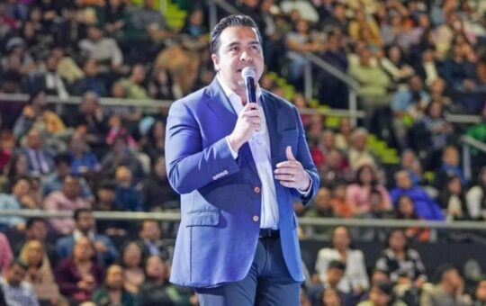 Jesús Nava impulsa la unidad familiar y el respeto