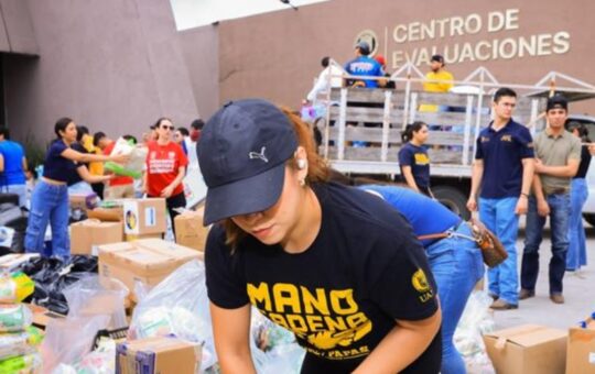 UANL envía 11 toneladas de ayuda a damnificados por lluvias en Veracruz